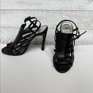 "JOEY" BLACK STRAPPY HIGH-HEELED SANDALS!!